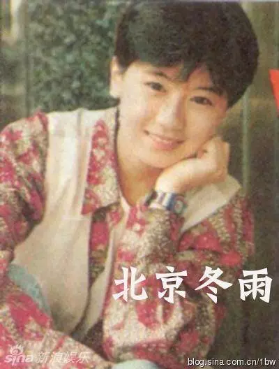 看了賈靜雯的媽媽,才知為何她那麼美!「祖孫三代」根本同一個模子印出