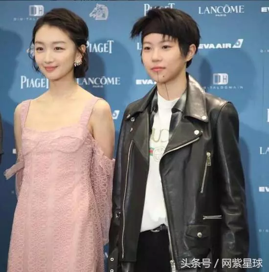 同樣是王菲的親生女兒,王菲卻爭奪大女兒竇靖童撫養權,卻不要小女兒李嫣!差別太大了!