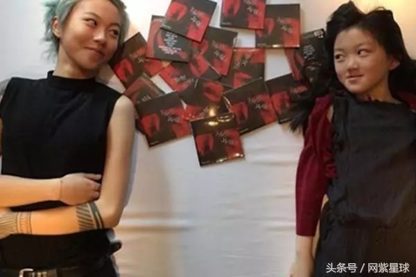 同樣是王菲的親生女兒,王菲卻爭奪大女兒竇靖童撫養權,卻不要小女兒李嫣!差別太大了!