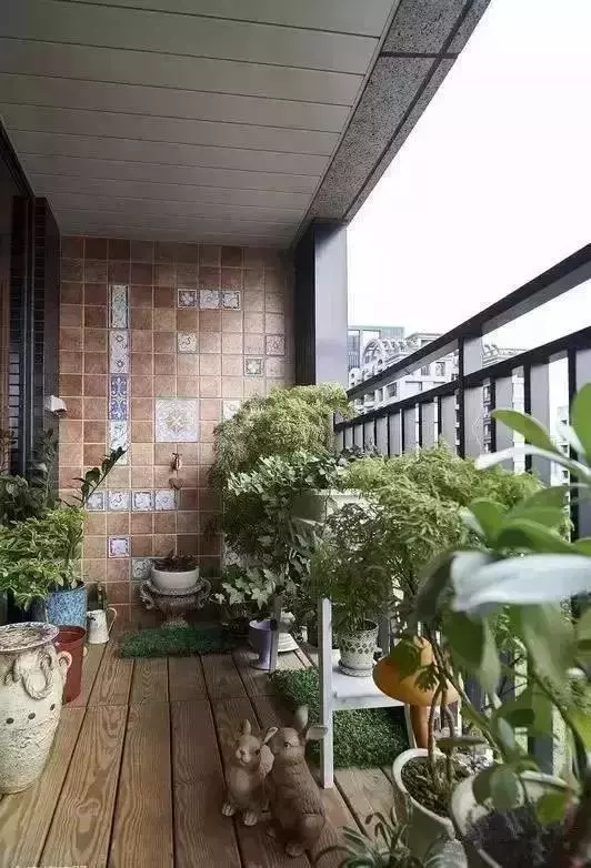 陽台只用來曬衣服太浪費拉!這樣裝,不僅解決了曬衣問題,還提升了「陽台的顏值」!老婆特滿意!