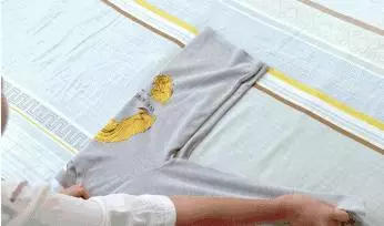 這樣折衣服超省空間,怎麼翻都不亂,太省事了!