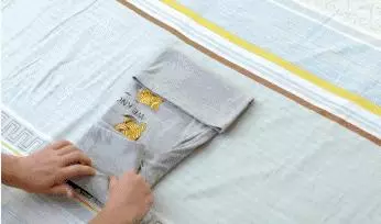這樣折衣服超省空間,怎麼翻都不亂,太省事了!