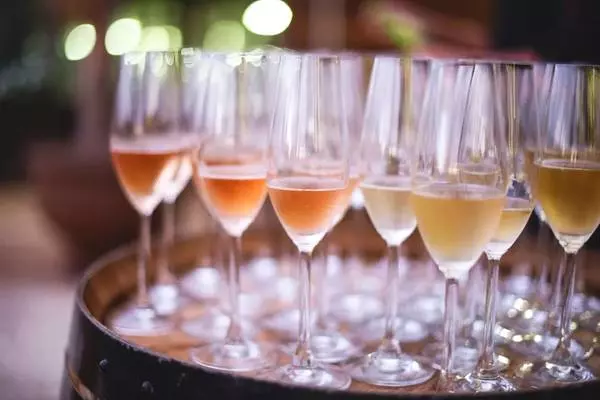 新加坡喝酒太貴?10新幣以下的這14家小酒館走起~