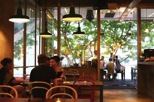 新加坡喝酒太貴?10新幣以下的這14家小酒館走起~