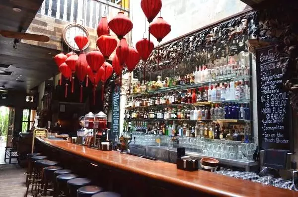 新加坡喝酒太貴?10新幣以下的這14家小酒館走起~