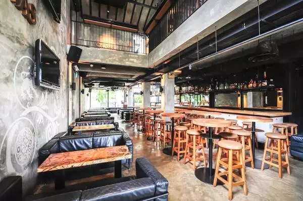 新加坡喝酒太貴?10新幣以下的這14家小酒館走起~