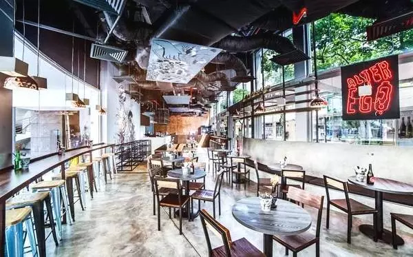 新加坡喝酒太貴?10新幣以下的這14家小酒館走起~
