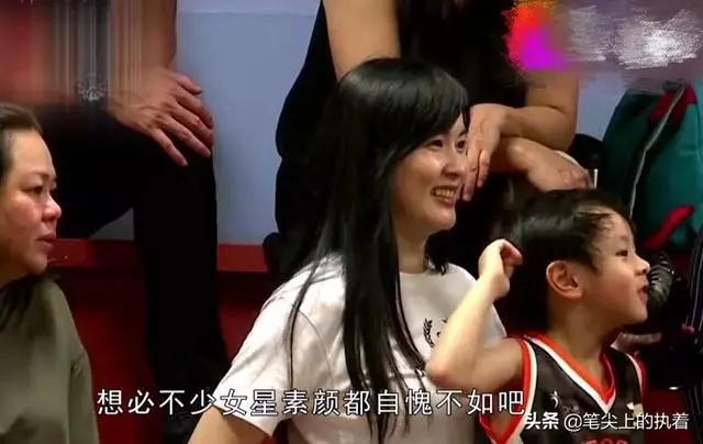 吳尊妻子終於出境露臉,一直被認為配不上吳尊的她素顏很耐看!