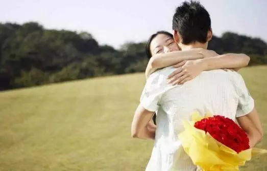 結婚第二天,丈夫就打得我骨折,爸媽來醫院看我,給了丈夫7萬!