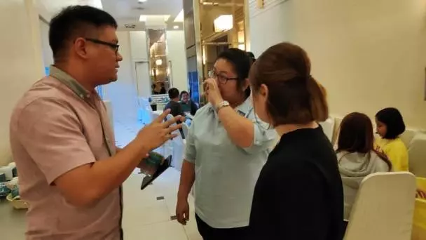 網紅陳吉米(本名陳聲宏)今日出殯,姐姐送弟弟走完最後一程,前女友陳太(Yuki),也以家屬身份扶靈~