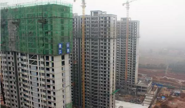 女友懷孕後我家沒給彩禮,以為占了大便宜,兩年後才知吃了大虧