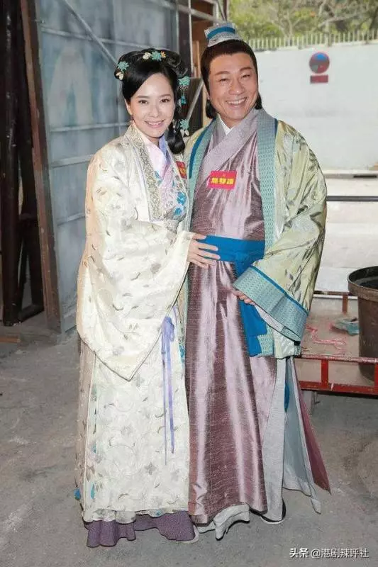 44歲郭羨妮結婚8年仍少女,為追二胎不斷推劇,與老公回港過年