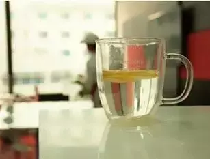 這9個壞習慣「破壞免疫力」比抽菸喝酒還嚴重!90%的人第一個就中槍…
