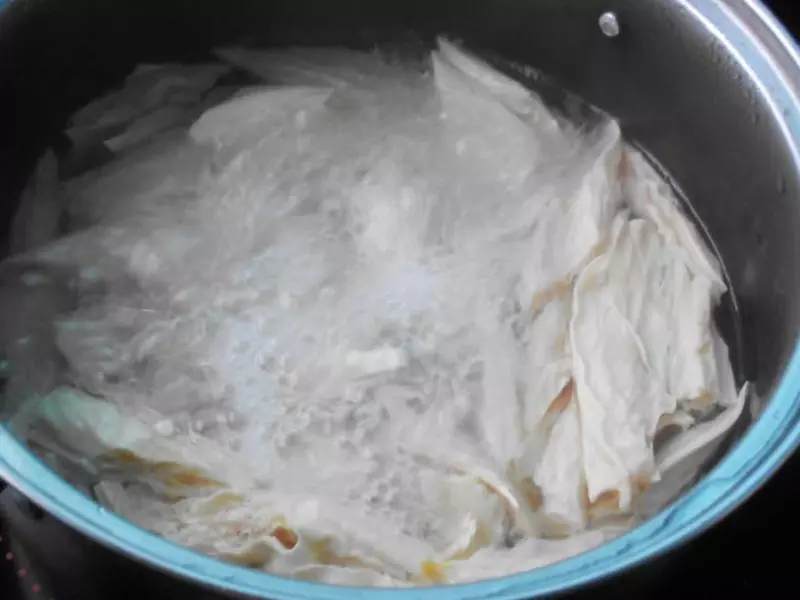 腐竹這樣做,即使不放肉也好吃,清淡爽口又下飯,過年宴客也合適