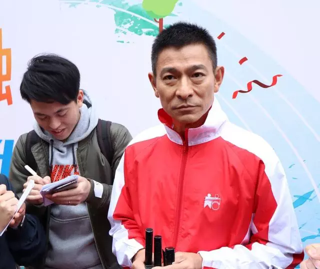 57歲劉德華現身如大病初癒,滿臉老態狀況令人擔憂!