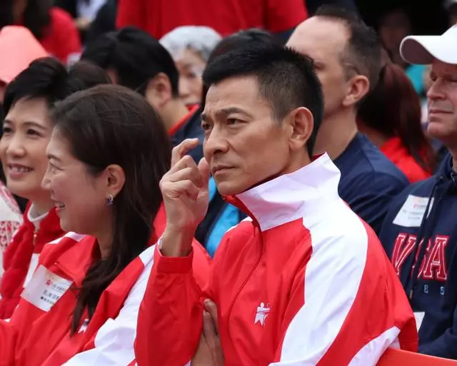 57歲劉德華現身如大病初癒,滿臉老態狀況令人擔憂!