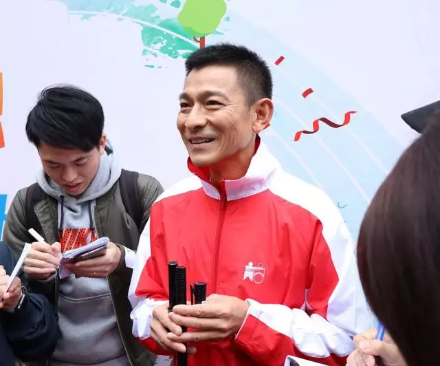 57歲劉德華現身如大病初癒,滿臉老態狀況令人擔憂!