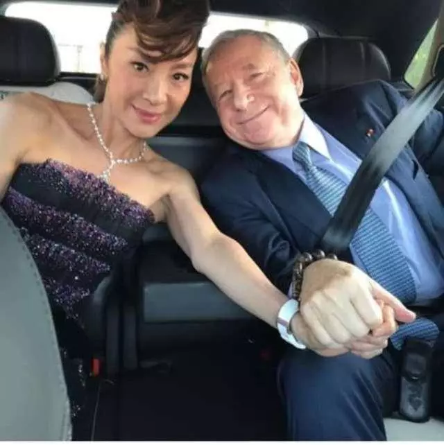 楊紫瓊腿部受傷縫針,曬照曝光其變形腳掌,73歲男友表現擔憂
