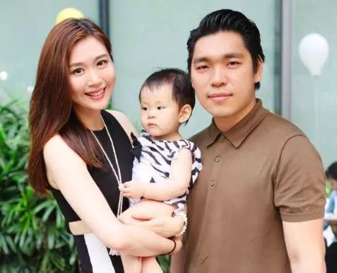 名模徐綺雯宣布離婚,敗給李嘉欣,錯過許晉亨,卻意外成為女強人