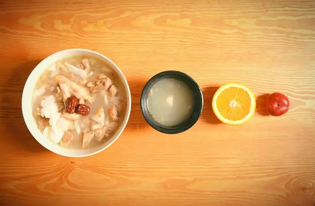 原來如此,那些讓你狂咽口水的美食照片,都是這麼拍出來的!