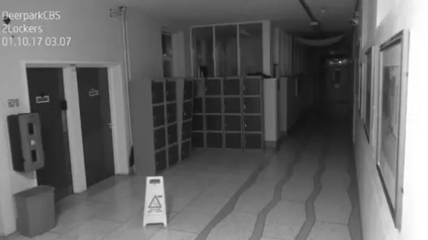 猛鬼肆虐校園!學校曝光「鬼影實錄」…校長緊急宣布全面封校