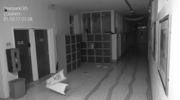 猛鬼肆虐校園!學校曝光「鬼影實錄」…校長緊急宣布全面封校