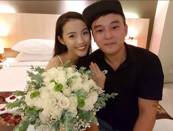 還記得《小孩不笨》超重義氣的他嗎?16年後娶空姐「晉升人夫」網驚:完全認不出來...