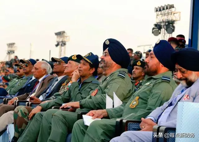 快看:印度空軍展現「絕對實力」,米格21和蘇30一起播撒火箭彈!