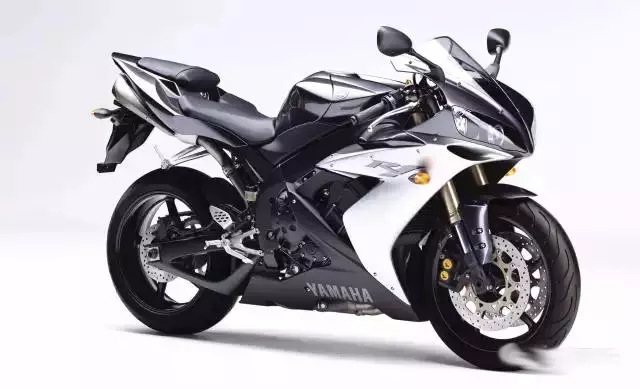 日系仿賽歷史:山葉(YAMAHA)YZF-R1(中)