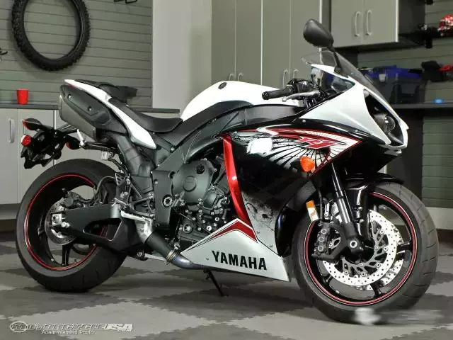 日系仿賽歷史:山葉(YAMAHA)YZF-R1(中)