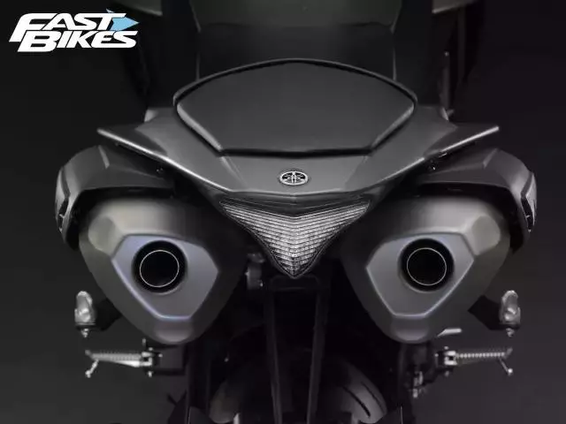 日系仿賽歷史:山葉(YAMAHA)YZF-R1(中)