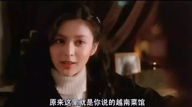 袁詠儀對自己挺黑的,發素顏照不加濾鏡,但同框還是比章子怡年輕!