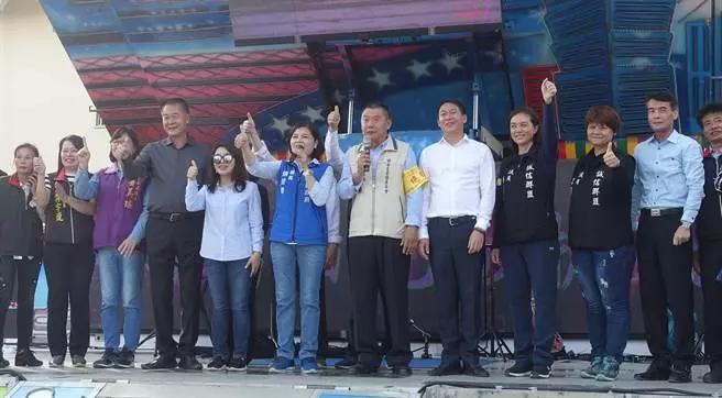 小英參加褒忠吃飯擔未喊開動先趕攤 民眾小失望