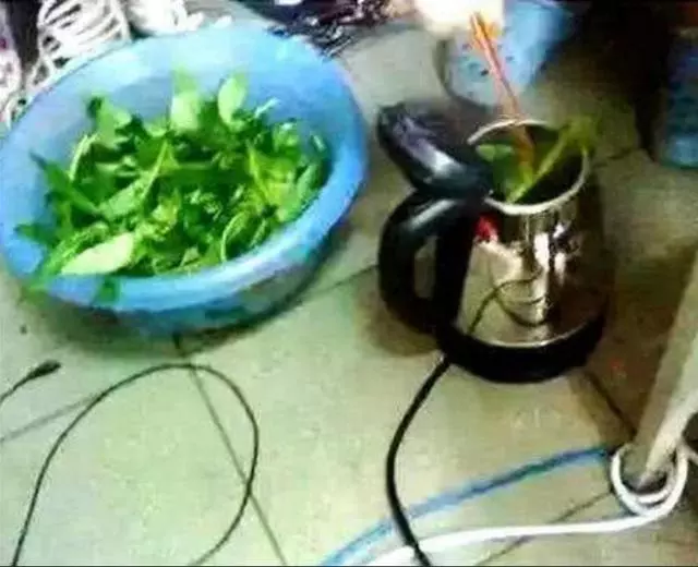 宿舍中那些「奇葩」做飯方式,熱水壺只是初級,最後一種重口味