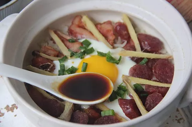 在家就能做「腊味雙拼飯」,清爽不油膩,一看就會,0失敗率!
