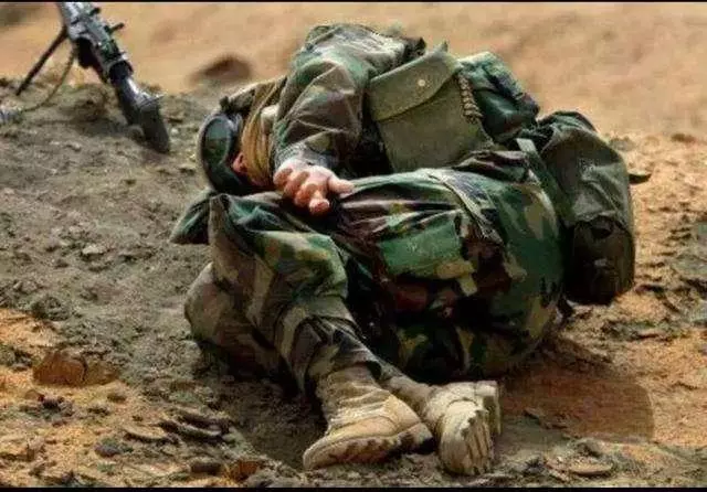 戰場上中彈能活多久?特種兵嘲笑:別傻了,電視上都是騙人的