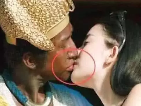 看一次笑一次的穿幫鏡頭,奧特曼的我忍了,香菸當子彈打真忍不了