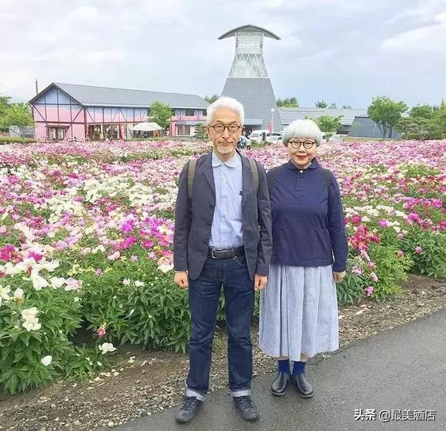這對老夫妻愛了40年!每天「穿情侶裝曬恩愛」 80萬粉絲全融化:到老也要這麼幸福