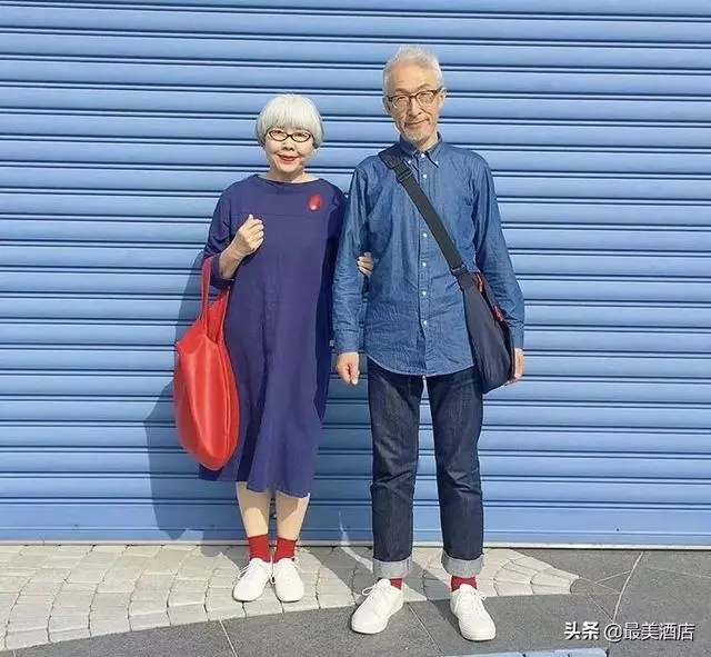 這對老夫妻愛了40年!每天「穿情侶裝曬恩愛」 80萬粉絲全融化:到老也要這麼幸福