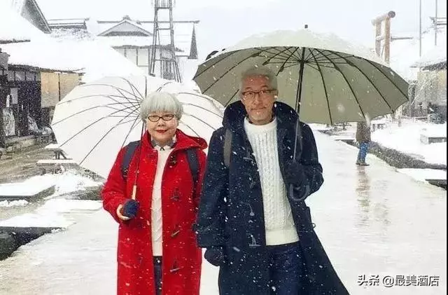 這對老夫妻愛了40年!每天「穿情侶裝曬恩愛」 80萬粉絲全融化:到老也要這麼幸福