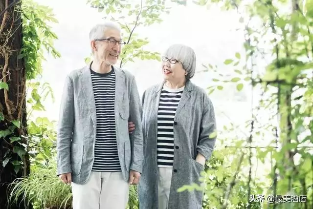 這對老夫妻愛了40年!每天「穿情侶裝曬恩愛」 80萬粉絲全融化:到老也要這麼幸福