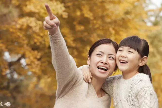 老婆連生兩女被我媽趕走,一年後街頭偶遇,見她懷裡的孩子我傻了!