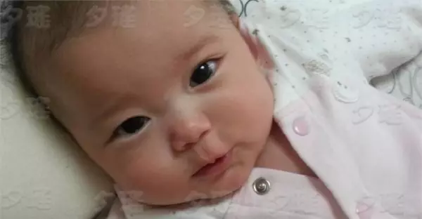 爸爸姓「位」要幫女兒取名字,但怎麼取都難聽...爺爺一開口絕了!網驚嘆:到底怎麼想的XD