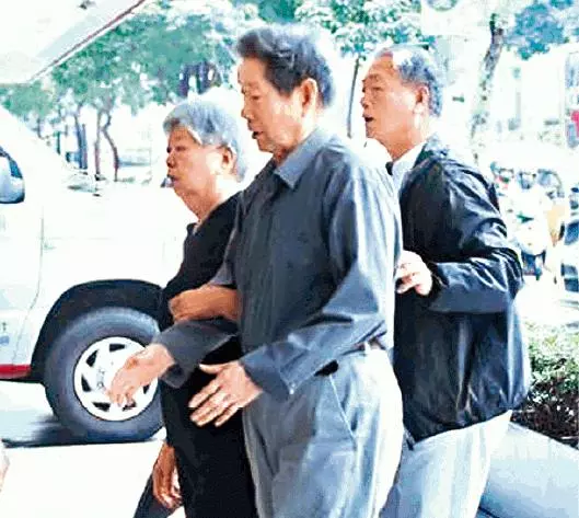 齊柏林「留巨債」給年邁父母,郭台銘3分鐘決定捐5000萬:台灣永遠記住齊柏林的貢獻!