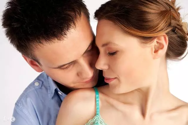 婚後發現老婆有個兒子,我氣得想離婚,得知原委後我決定抱孩子回來
