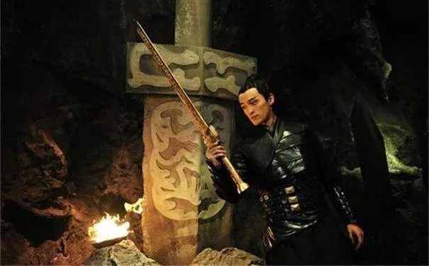 中華四大兵器之祖:軒轅劍不是劍祖,最早的一件兵器和宇宙同生