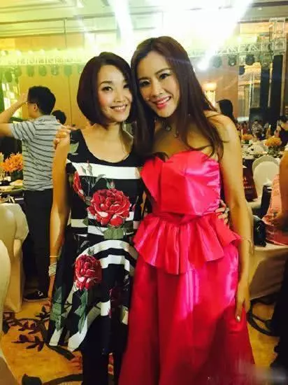 她是張智霖的前女友,唱紅2首歌快被遺忘,今50歲仍像清純少女!