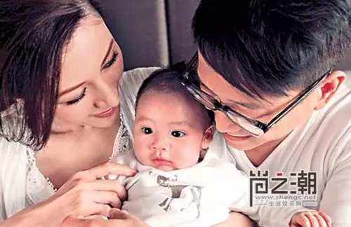 李嘉欣與夫窗前激戰照片尺度驚人, 許晉亨為什麼娶李嘉欣內幕 !