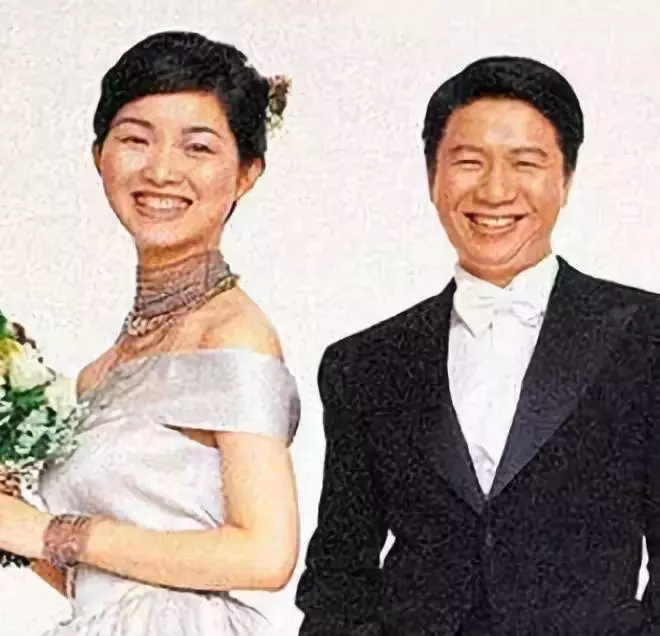 被罵小三專愛有婦之夫,與恩師決裂遭封殺…她的段位可真不低!