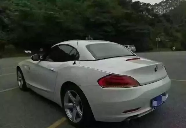 妻子出軌離婚凈身出戶,前夫帶嬌妻開豪車去炫耀,見前妻遺書愣了